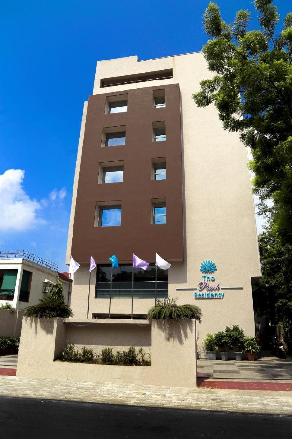 The Park Residency Hotel Ahmedabad Bagian luar foto